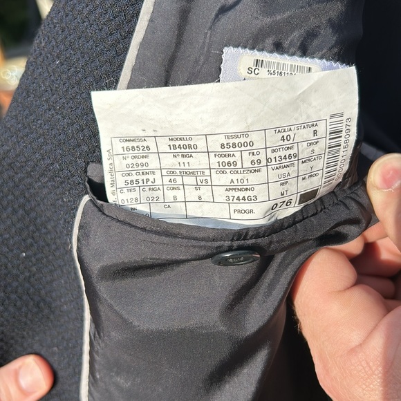 Armani textured navy blazer. - Picture 9 of 9